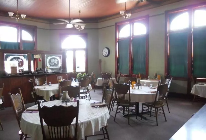 Retkeilymaja Landmark Inn At The Historic Bank Of Oberlin