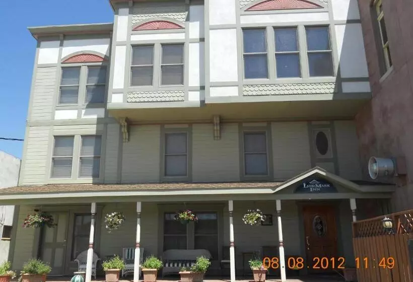 Retkeilymaja Landmark Inn At The Historic Bank Of Oberlin