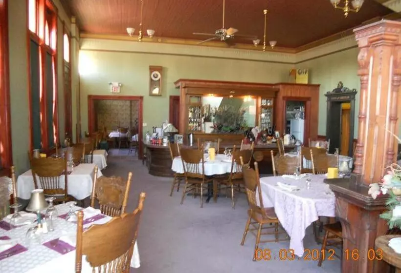 Retkeilymaja Landmark Inn At The Historic Bank Of Oberlin