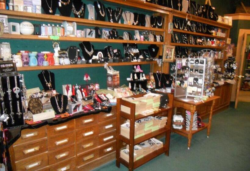 旅馆 Landmark Inn At The Historic Bank Of Oberlin