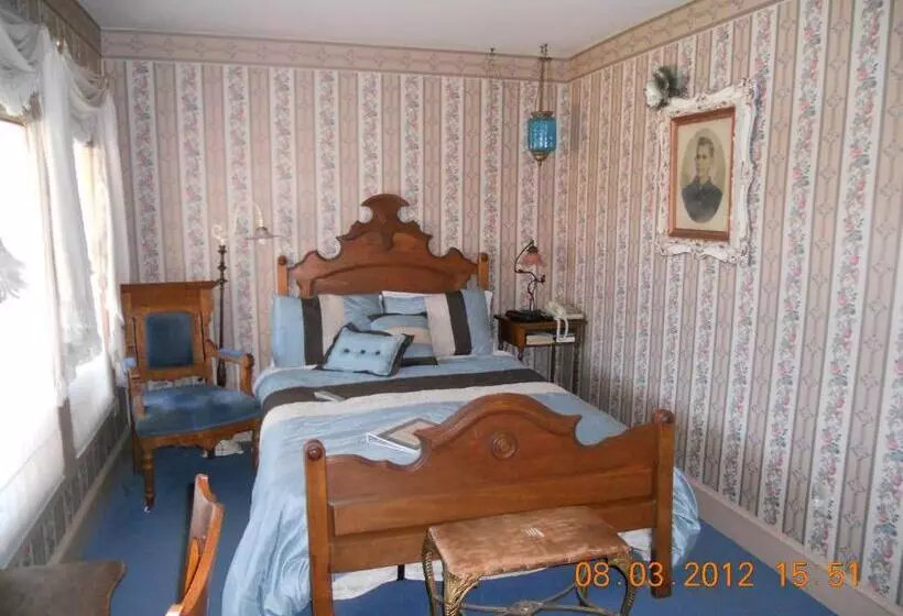 Retkeilymaja Landmark Inn At The Historic Bank Of Oberlin