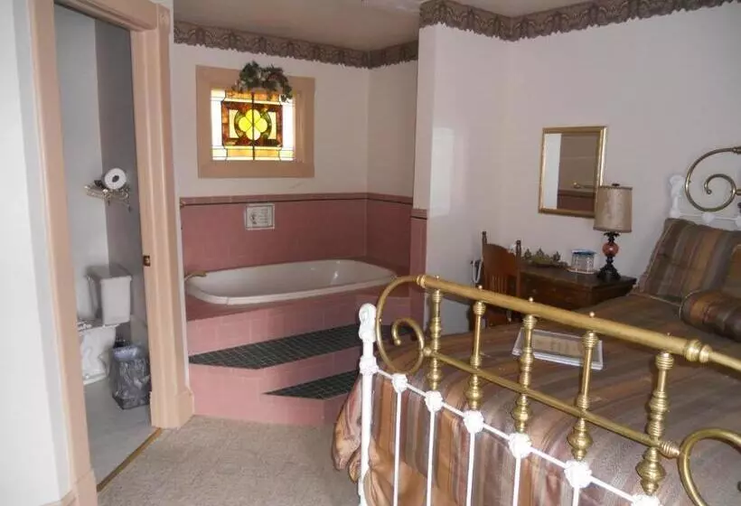 Retkeilymaja Landmark Inn At The Historic Bank Of Oberlin