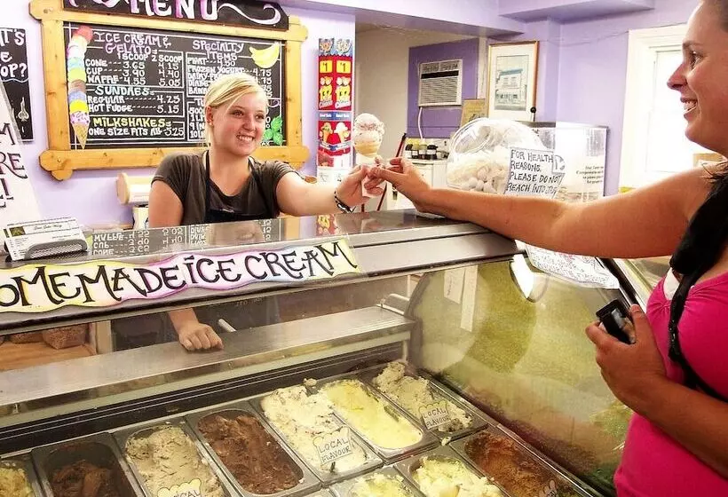 Retkeilymaja Merrickville Guest Suites