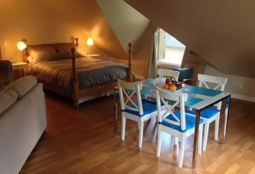 Retkeilymaja Merrickville Guest Suites