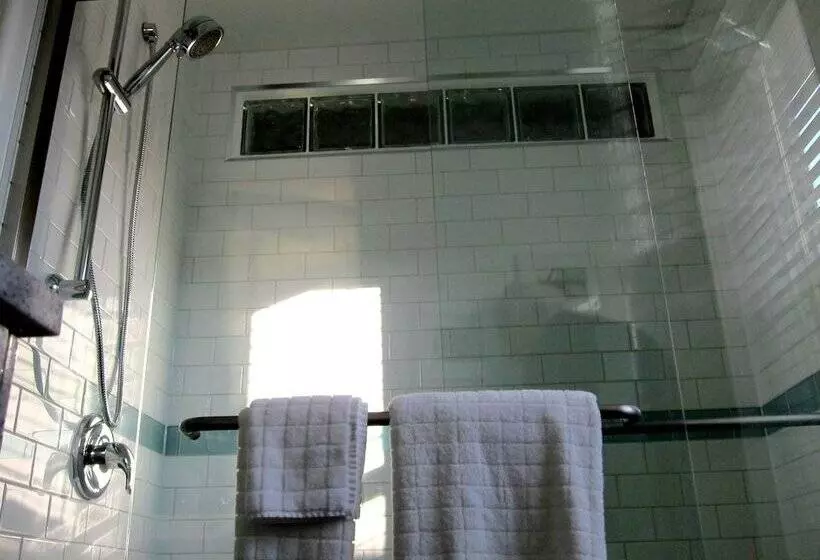 Retkeilymaja Merrickville Guest Suites