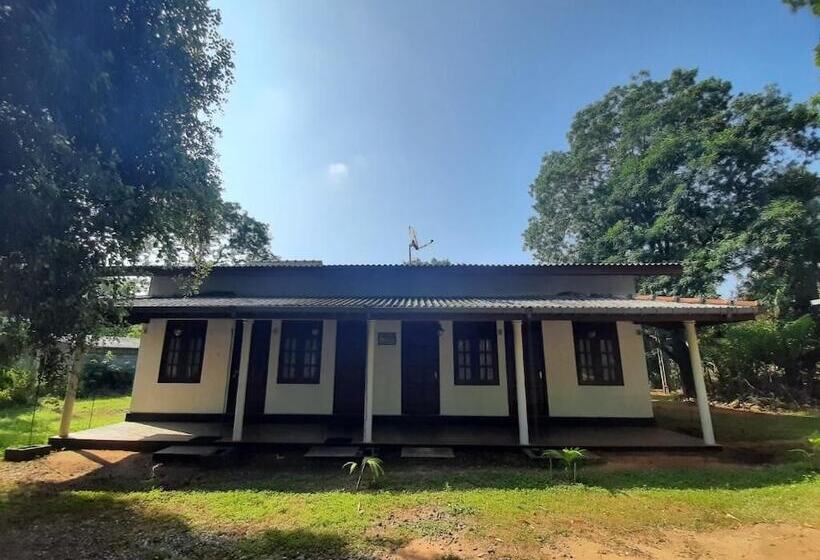 Pensiune Katagamuwa Rest