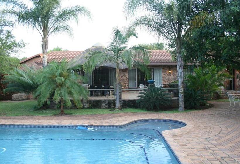 פנסיון Tamboti House