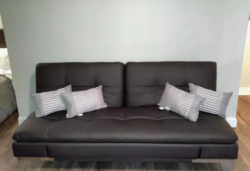 Retkeilymaja Lily's Lodge