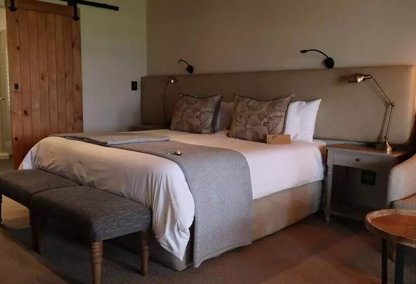 Majatalo D Olyfboom Guest House B & B