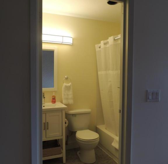 הוסטל Misty Harbour Inn