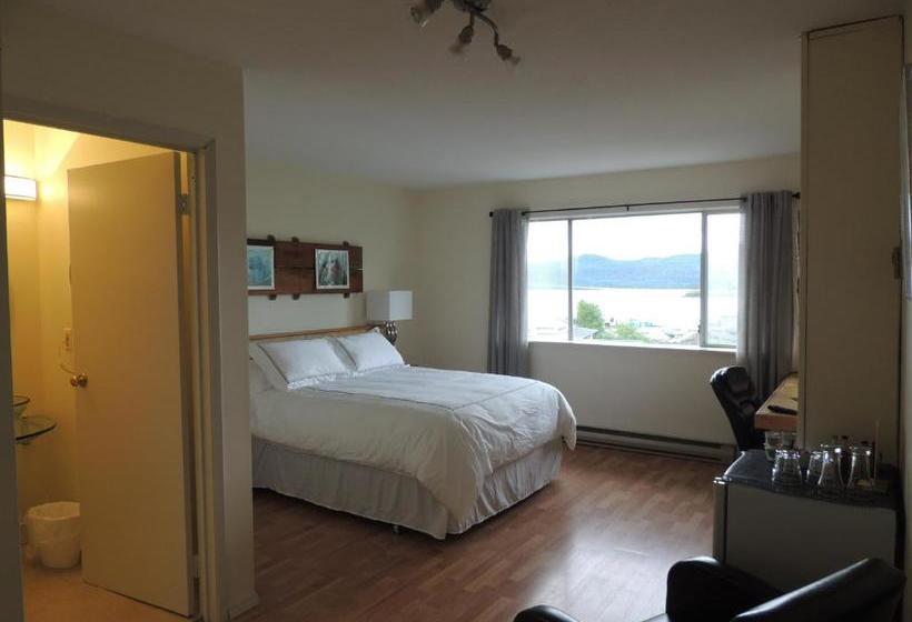 הוסטל Misty Harbour Inn