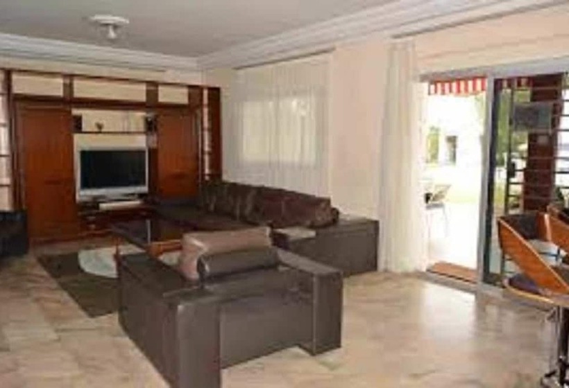 پانسیون Abidjan Guest House