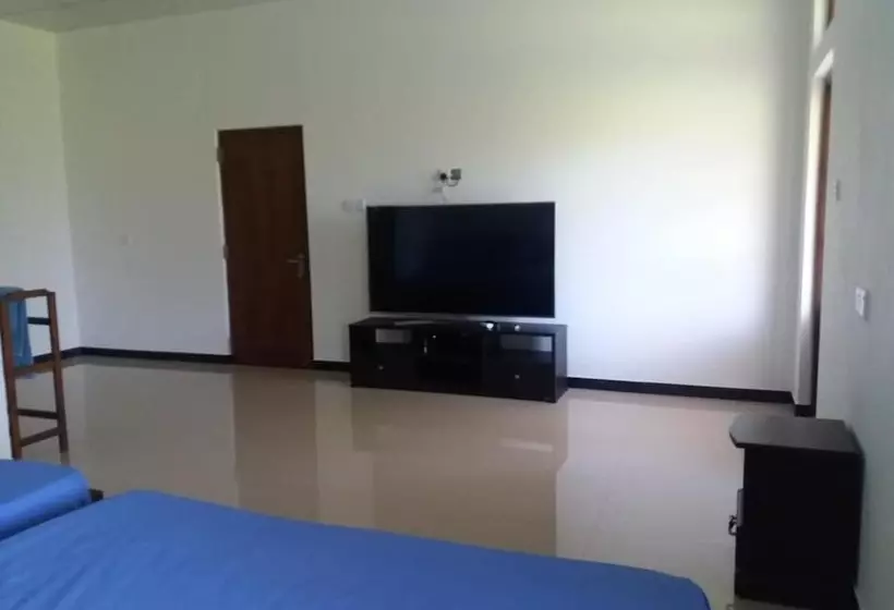 پانسیون Amawin Resort