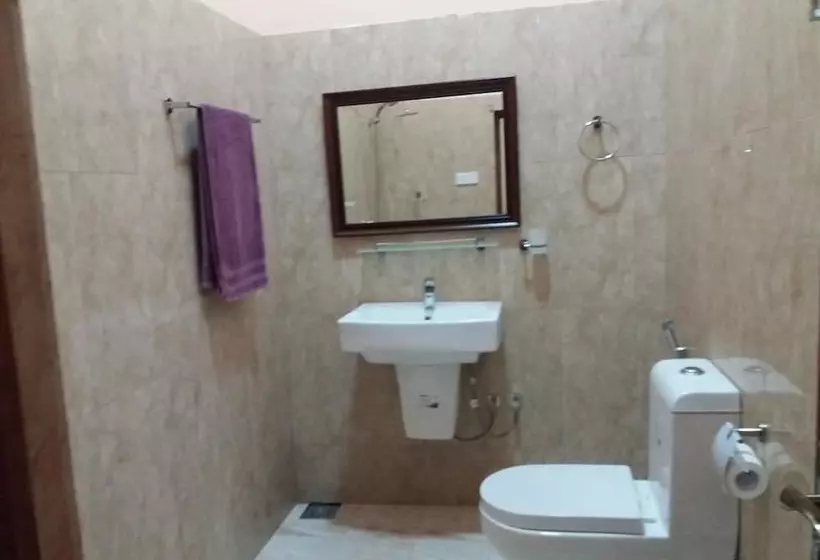 پانسیون Amawin Resort