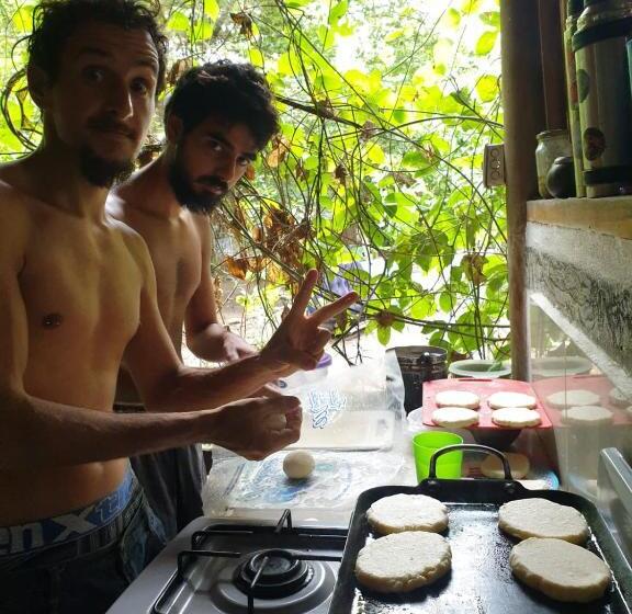 پانسیون La Aldea Hostel, Camping Y Hamacas