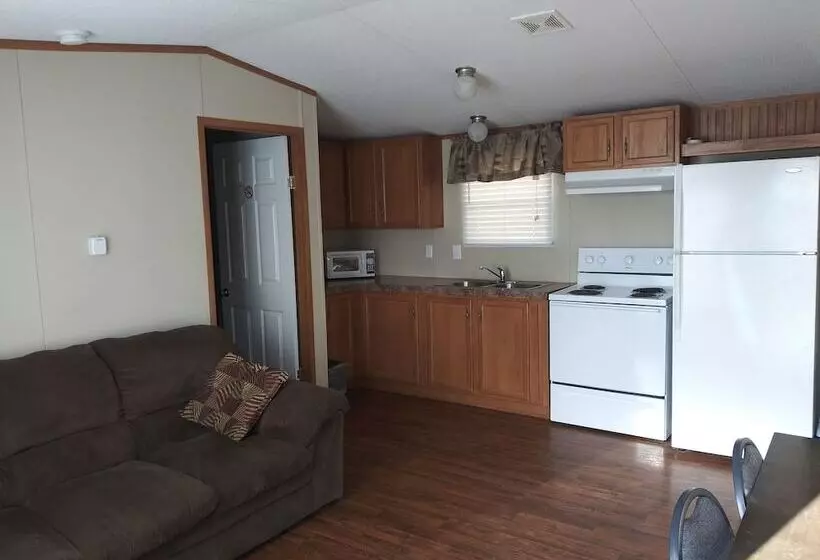 Motelli Cotulla Homes