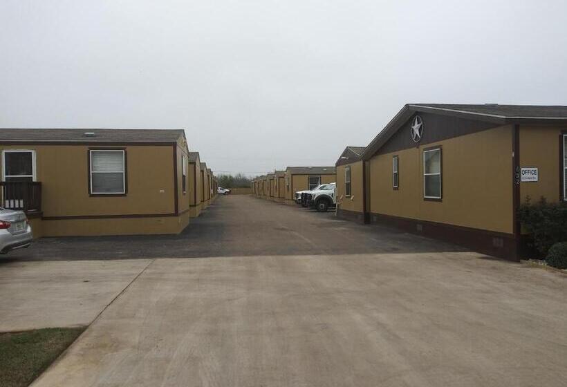モーテル Cotulla Homes