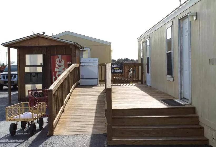 Motelli Cotulla Homes