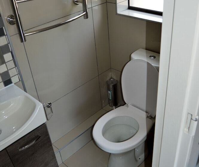 بنسيون Shalimar B&b