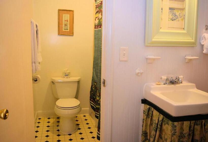 فندق Blackbeard's Lodge