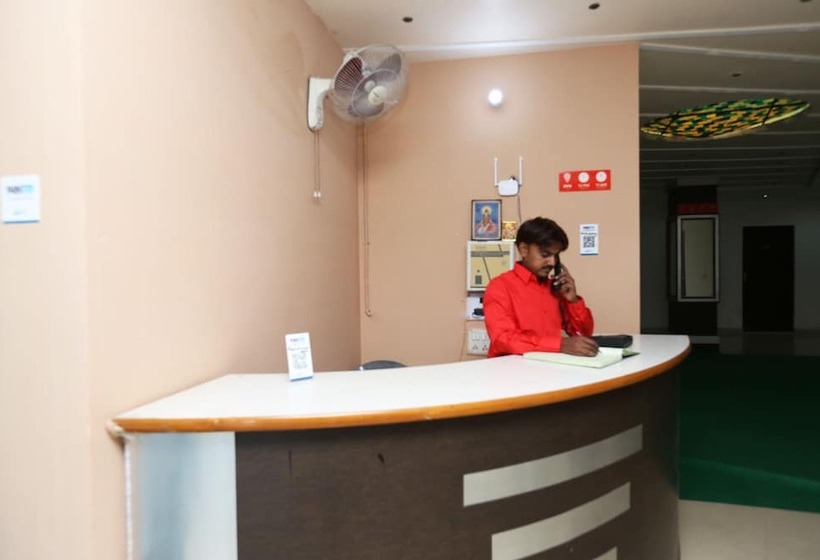 ホテル Oyo 18438 Radharani Guest House