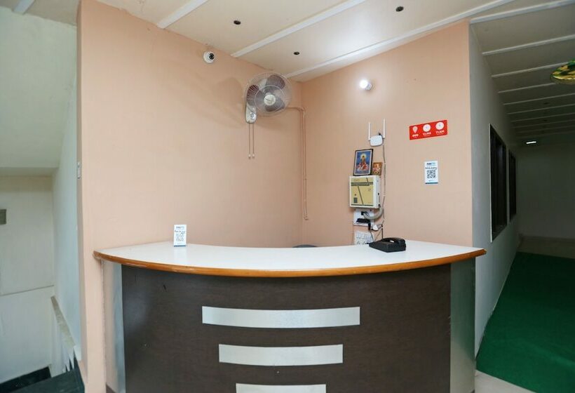 ホテル Oyo 18438 Radharani Guest House