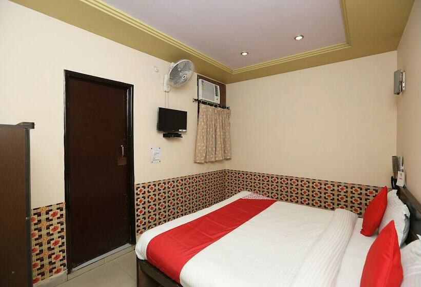 ホテル Oyo 18438 Radharani Guest House