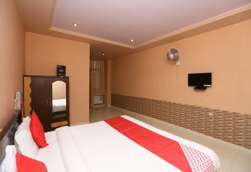 ホテル Oyo 18438 Radharani Guest House