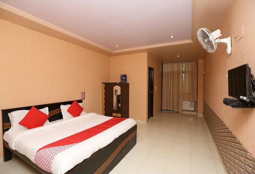 ホテル Oyo 18438 Radharani Guest House