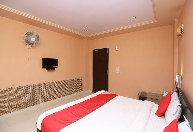 ホテル Oyo 18438 Radharani Guest House