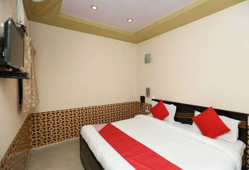 ホテル Oyo 18438 Radharani Guest House