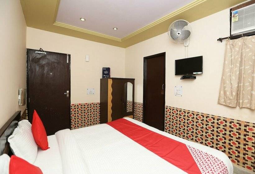 ホテル Oyo 18438 Radharani Guest House