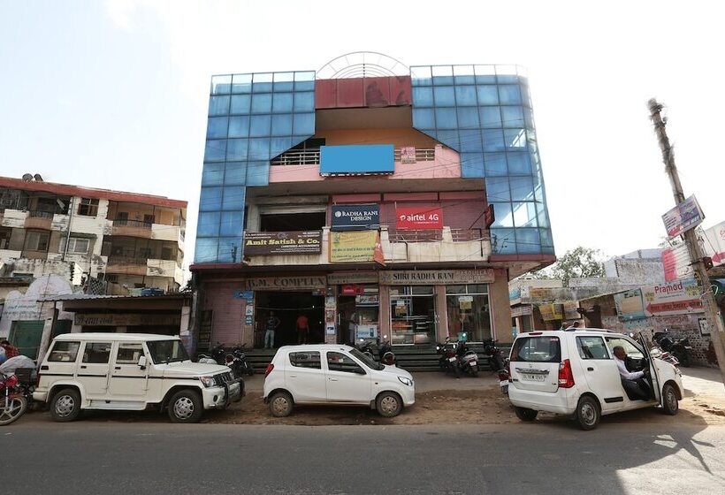 ホテル Oyo 18438 Radharani Guest House