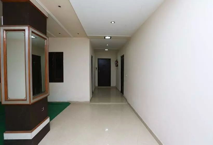 ホテル Oyo 18438 Radharani Guest House