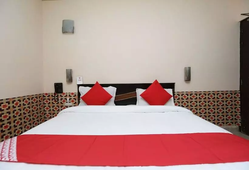 ホテル Oyo 18438 Radharani Guest House