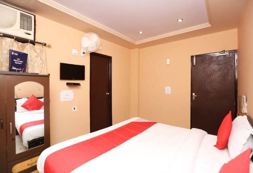 ホテル Oyo 18438 Radharani Guest House