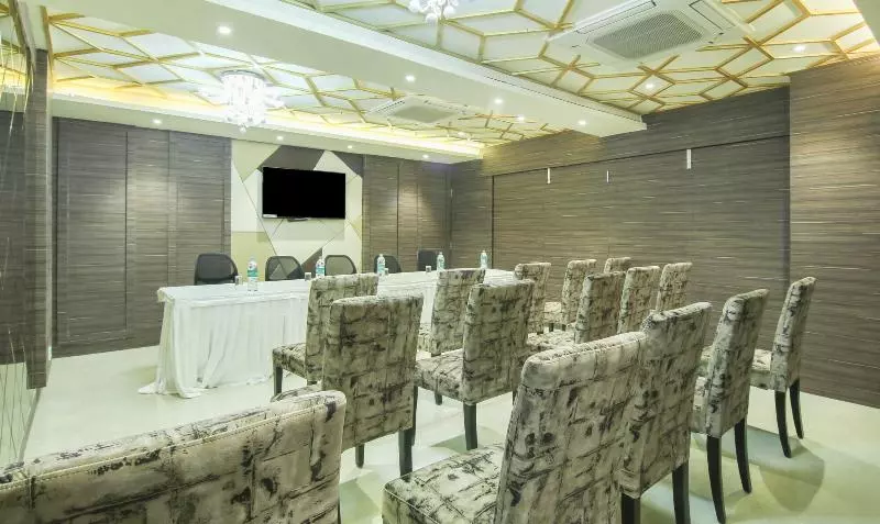 ホテル Treebo Hoops   Airport