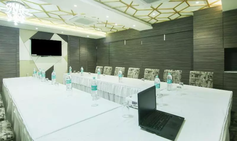 ホテル Treebo Hoops   Airport