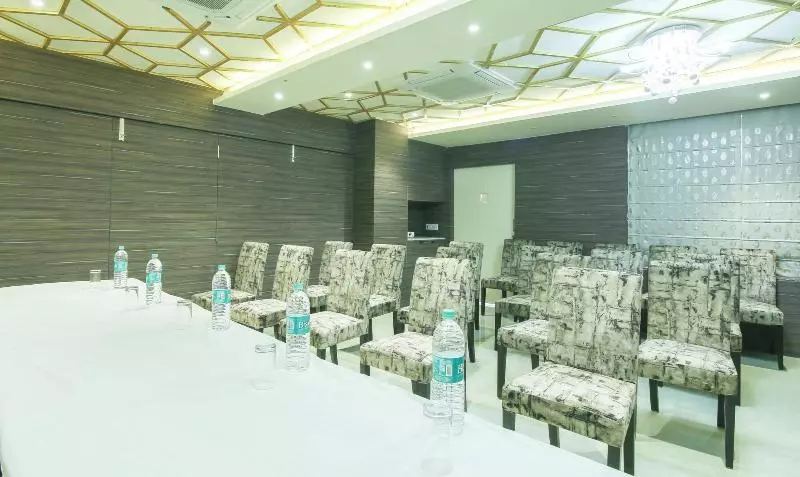 ホテル Treebo Hoops   Airport