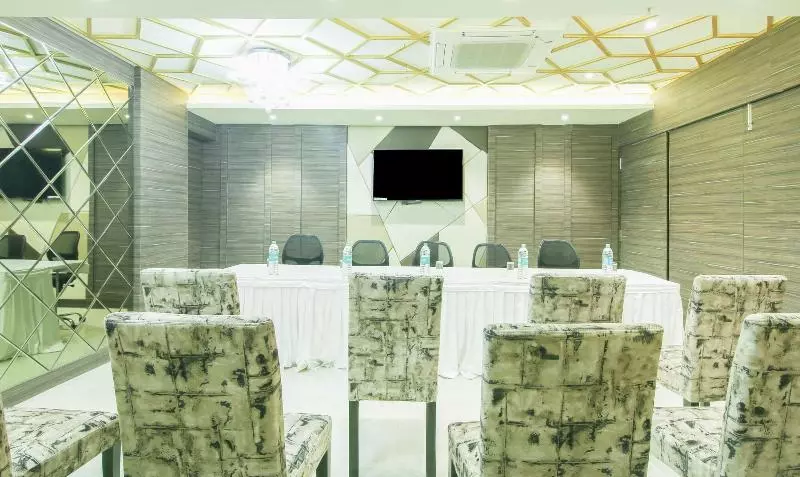 ホテル Treebo Hoops   Airport