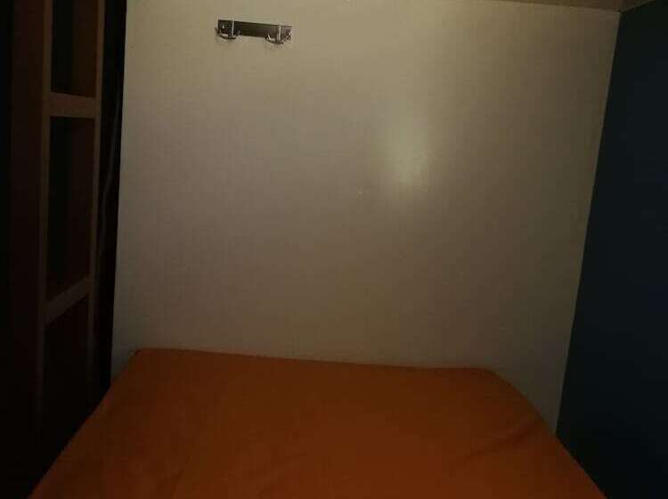 Sleepy Raccoon Hostel