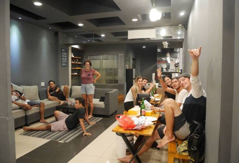 Sleepy Raccoon Hostel