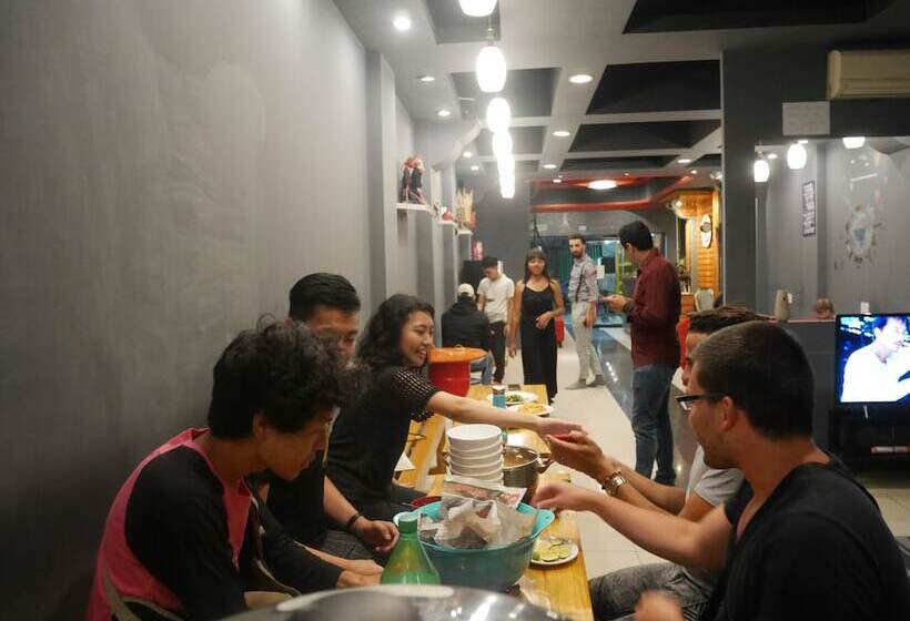 Sleepy Raccoon Hostel