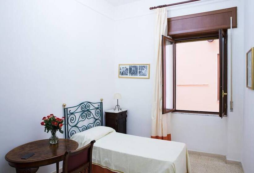 פנסיון Vittoria Guest House Battipaglia