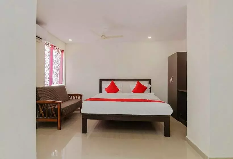 ホテル Oyo 28743 Golconda Inn