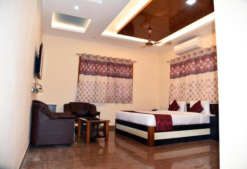 Hotel Sri Thilagavathy