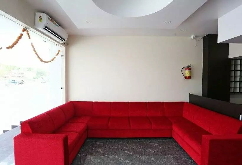 Hotelli Collection O 30916 Agk Residency