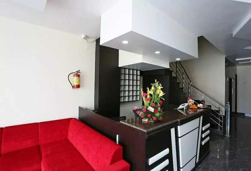 Hotelli Collection O 30916 Agk Residency