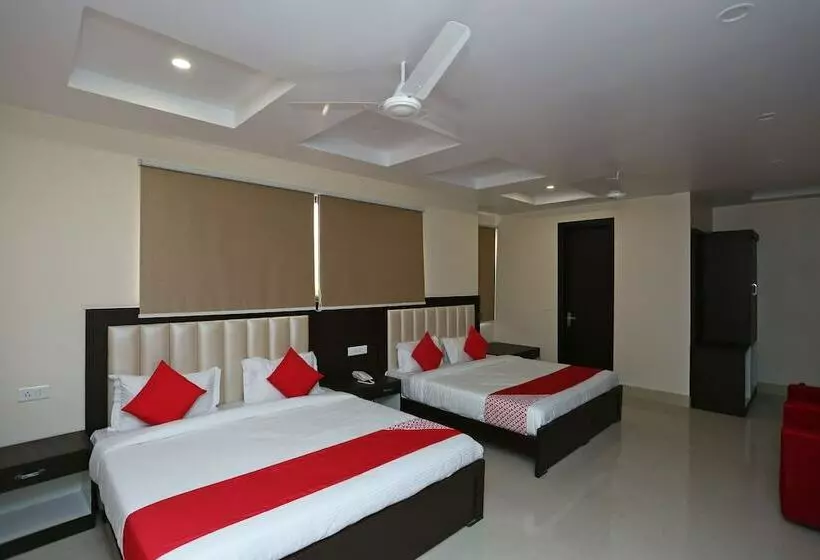 Hotelli Collection O 30916 Agk Residency