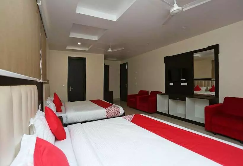 Hotelli Collection O 30916 Agk Residency